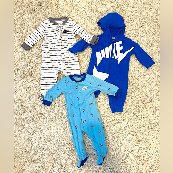 Nike Sleeper/Outfit Bundle - Picture 1 of 8